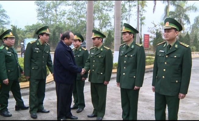 Phó Thủ tướng Nguyễn Xuân Phúc kiểm tra công tác chuẩn bị Tết tại thành phố Móng Cái  - ảnh 1